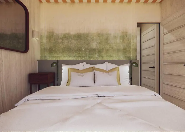 Bonjour Sauvage Jean De Luz * Saint-Jean-de-Luz